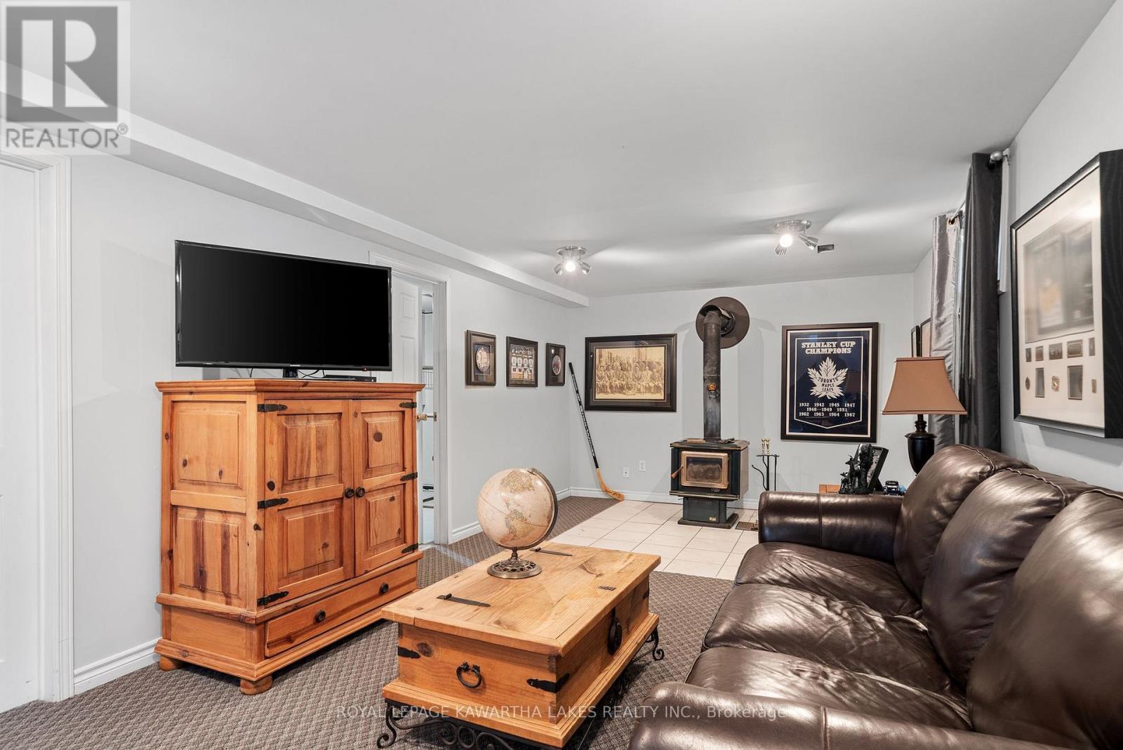 9 Buckhorn Road, Kawartha Lakes (Fenelon), Ontario  K9V 4R6 - Photo 24 - X12965088