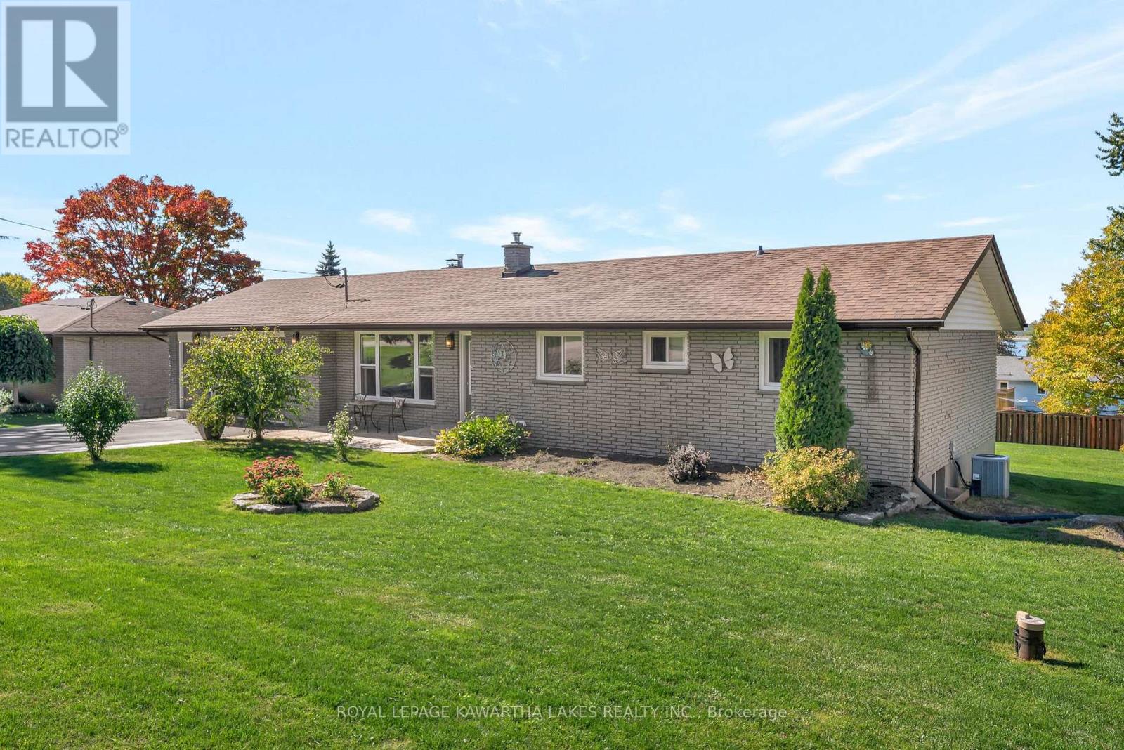 9 Buckhorn Road, Kawartha Lakes (Fenelon), Ontario  K9V 4R6 - Photo 3 - X12965088