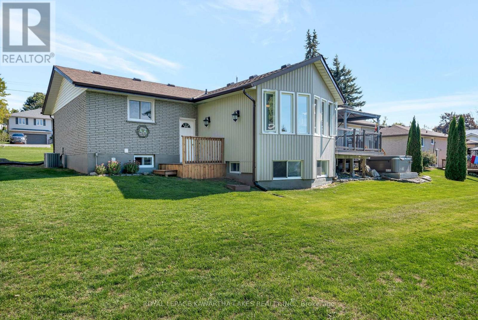 9 Buckhorn Road, Kawartha Lakes (Fenelon), Ontario  K9V 4R6 - Photo 36 - X12965088