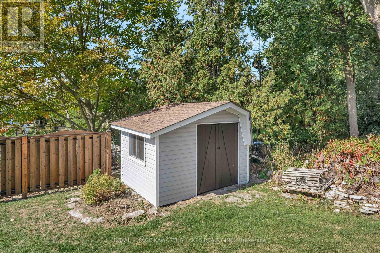 9 Buckhorn Road, Kawartha Lakes (Fenelon), Ontario  K9V 4R6 - Photo 38 - X12965088