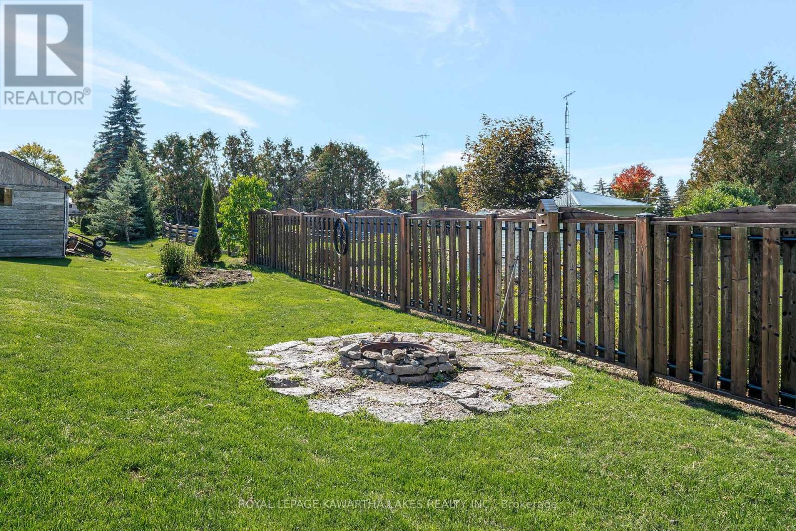 9 Buckhorn Road, Kawartha Lakes (Fenelon), Ontario  K9V 4R6 - Photo 39 - X12965088