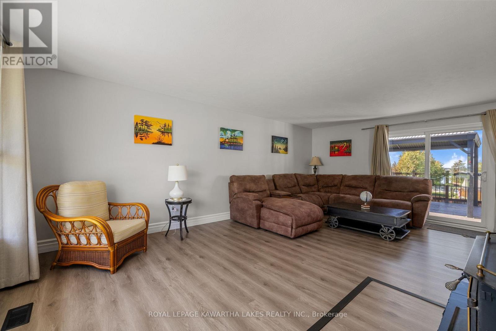 9 Buckhorn Road, Kawartha Lakes (Fenelon), Ontario  K9V 4R6 - Photo 7 - X12965088