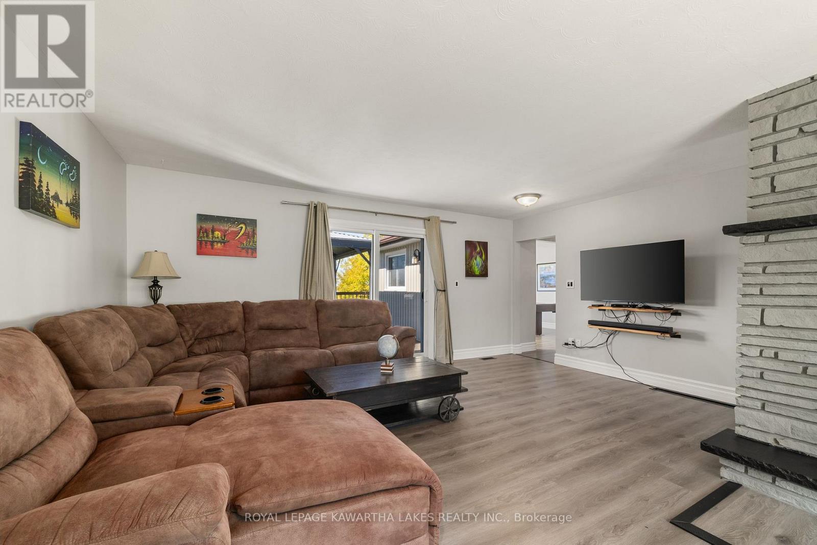 9 Buckhorn Road, Kawartha Lakes (Fenelon), Ontario  K9V 4R6 - Photo 8 - X12965088