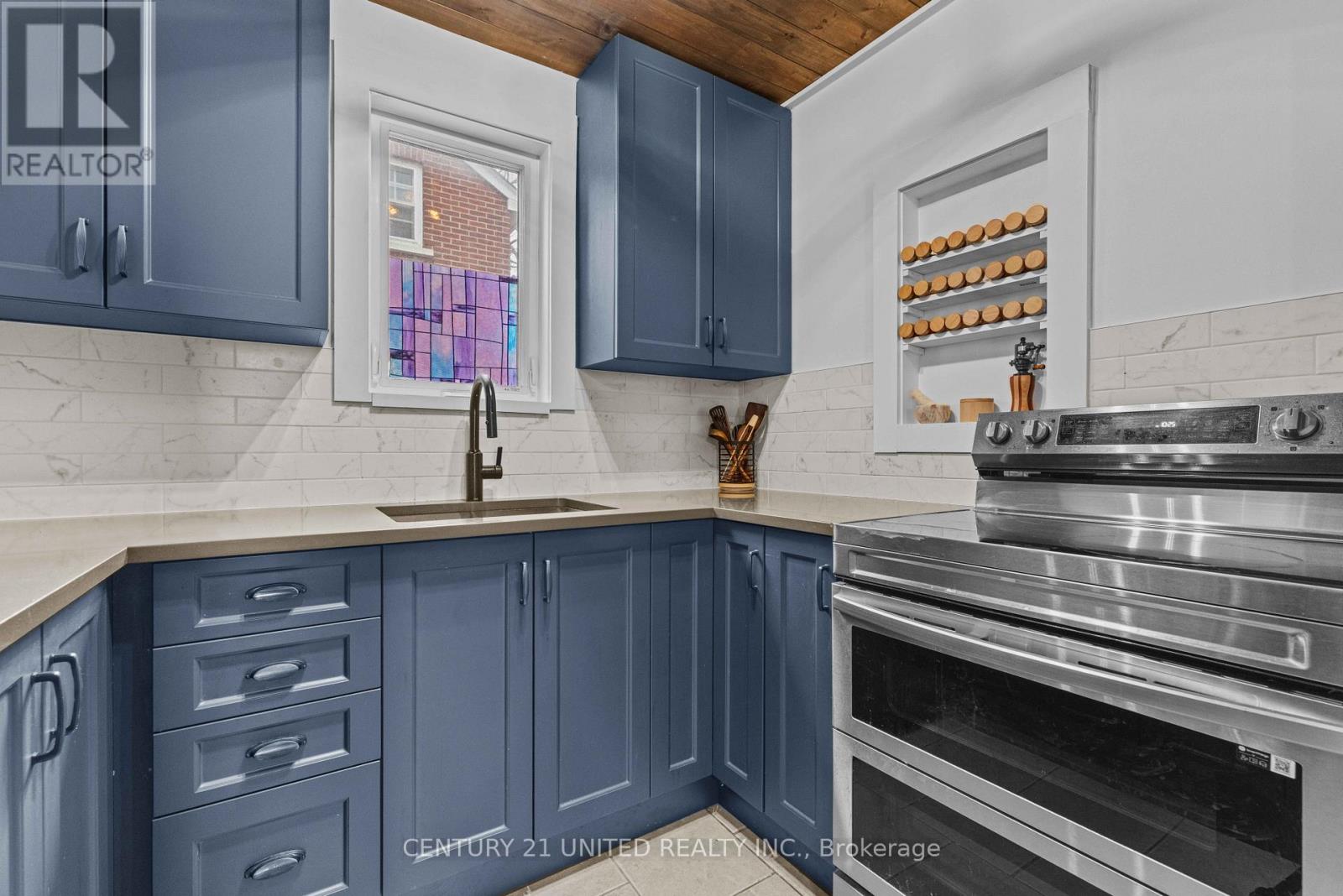 296 Mcgill Street, Peterborough (Otonabee Ward 1), Ontario  K9J 1W5 - Photo 11 - X12965316