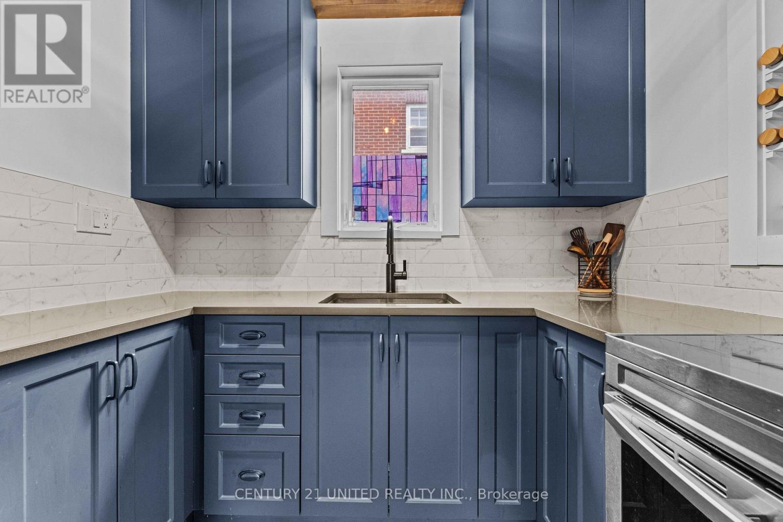 296 Mcgill Street, Peterborough (Otonabee Ward 1), Ontario  K9J 1W5 - Photo 12 - X12965316