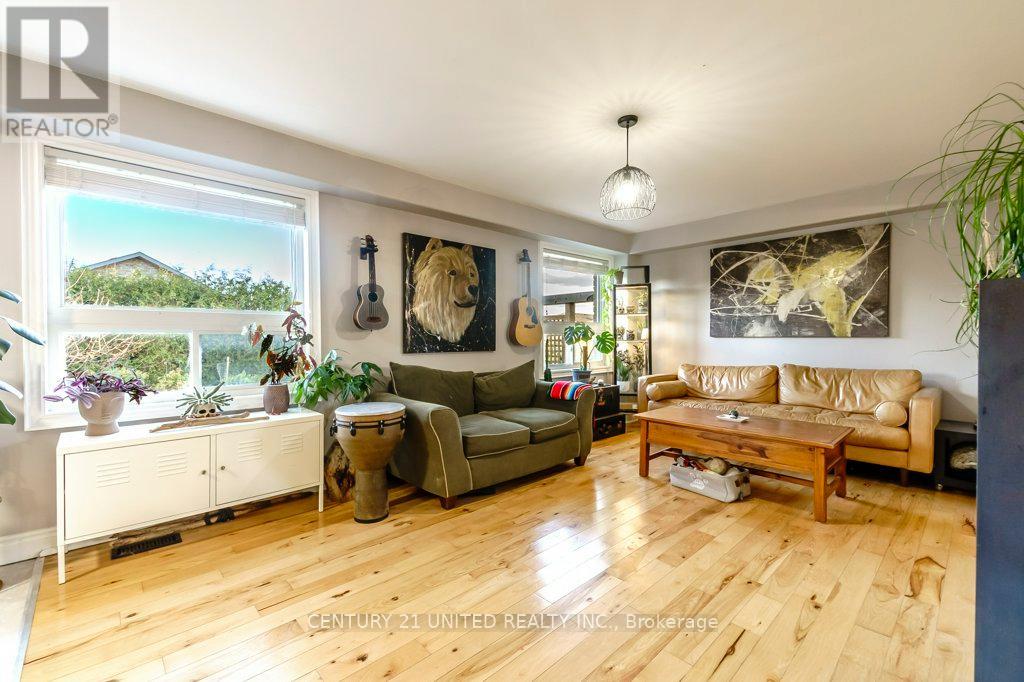 810 Hargrove Trail, Peterborough (Ashburnham Ward 4), Ontario  K9L 0B6 - Photo 9 - X12965550