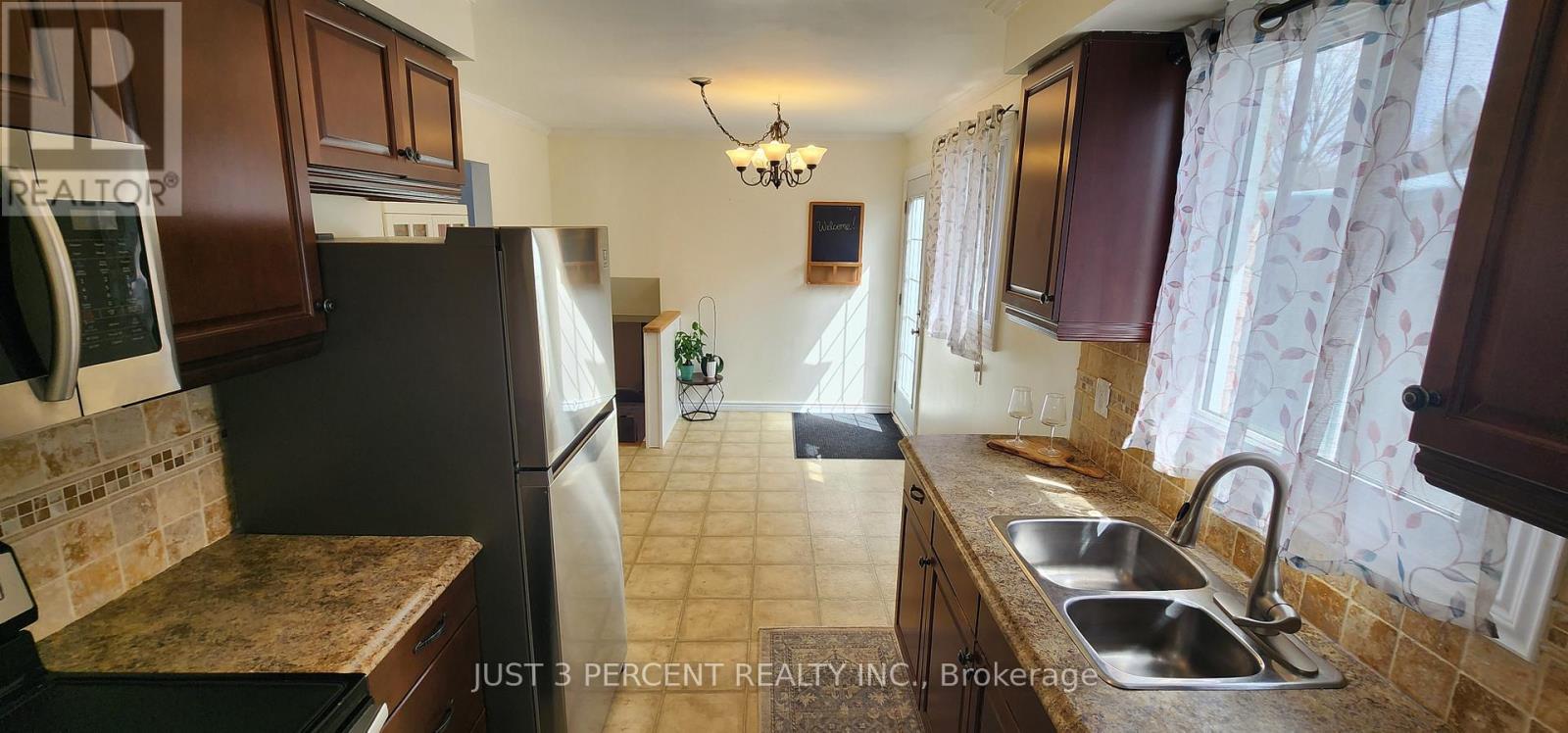 1140 Whitefield Drive, Peterborough (Otonabee Ward 1), Ontario  K9J 7P5 - Photo 10 - X12965614