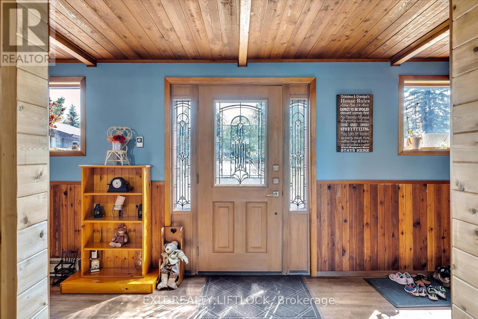 25 Balsam Road, Kawartha Lakes (Fenelon), Ontario  K9V 4R6 - Photo 3 - X12965764