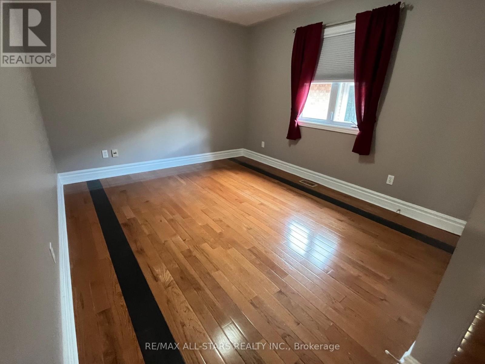 383 Wallace Drive, Kawartha Lakes (Lindsay), Ontario  K9V 6K7 - Photo 13 - X12965950