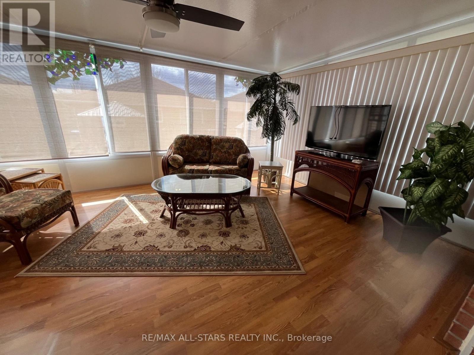 383 Wallace Drive, Kawartha Lakes (Lindsay), Ontario  K9V 6K7 - Photo 14 - X12965950