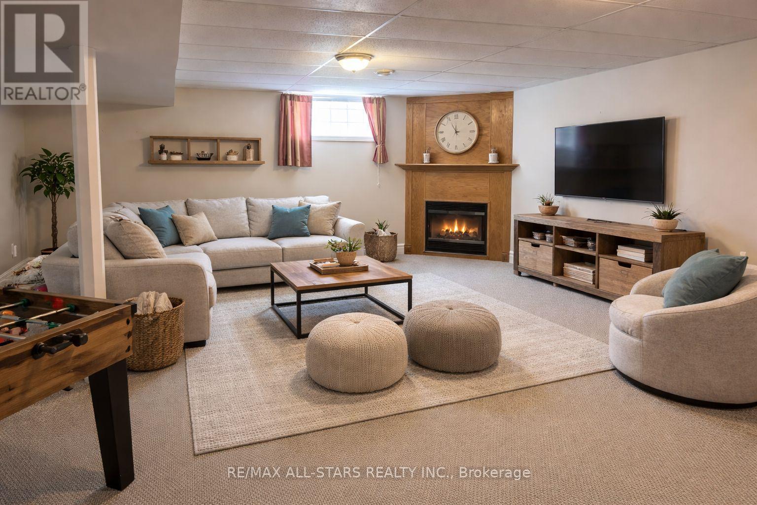 383 Wallace Drive, Kawartha Lakes (Lindsay), Ontario  K9V 6K7 - Photo 18 - X12965950