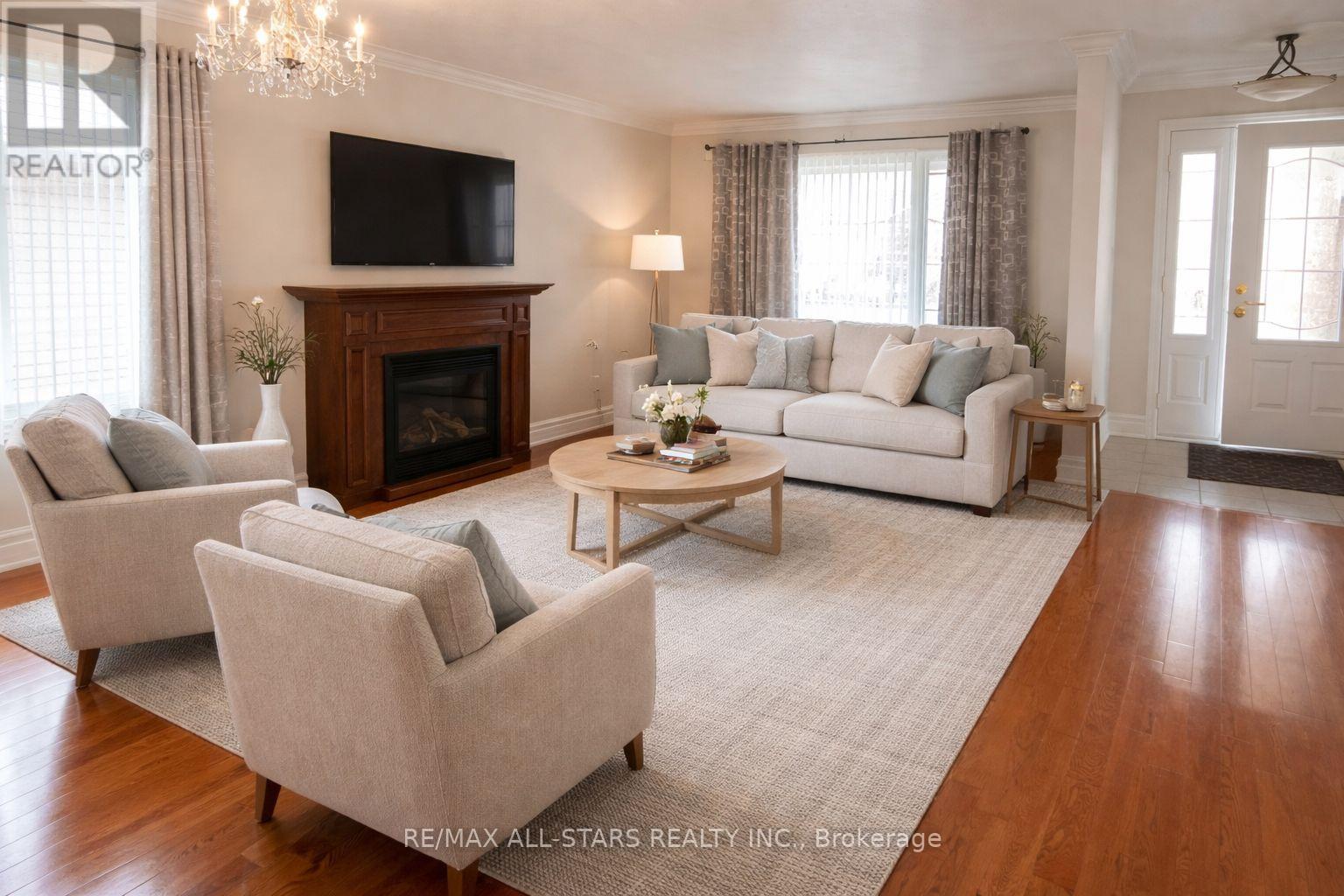 383 Wallace Drive, Kawartha Lakes (Lindsay), Ontario  K9V 6K7 - Photo 2 - X12965950