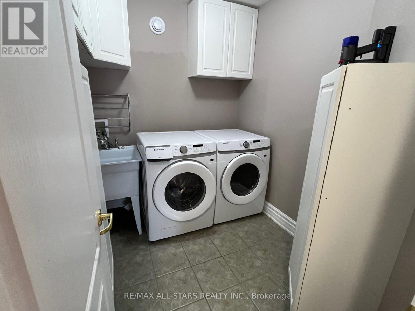 383 Wallace Drive, Kawartha Lakes (Lindsay), Ontario  K9V 6K7 - Photo 8 - X12965950