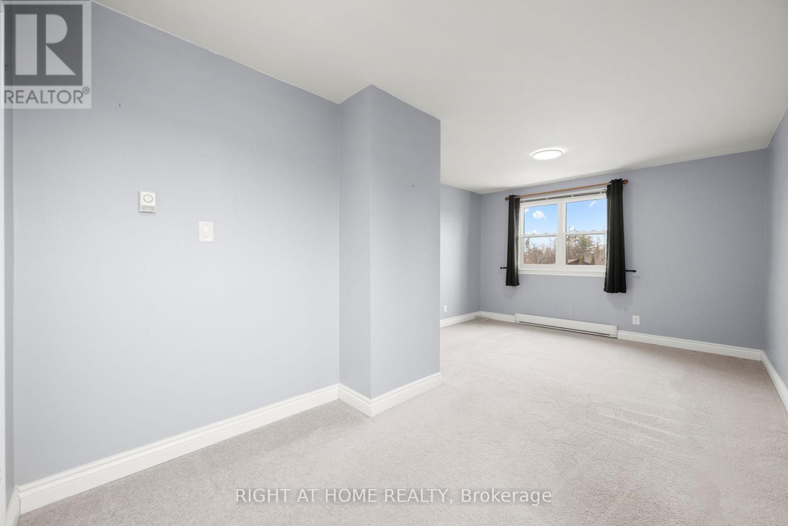 12 Maple Grove Road, Kawartha Lakes (Lindsay), Ontario  K9V 4R6 - Photo 10 - X12966488