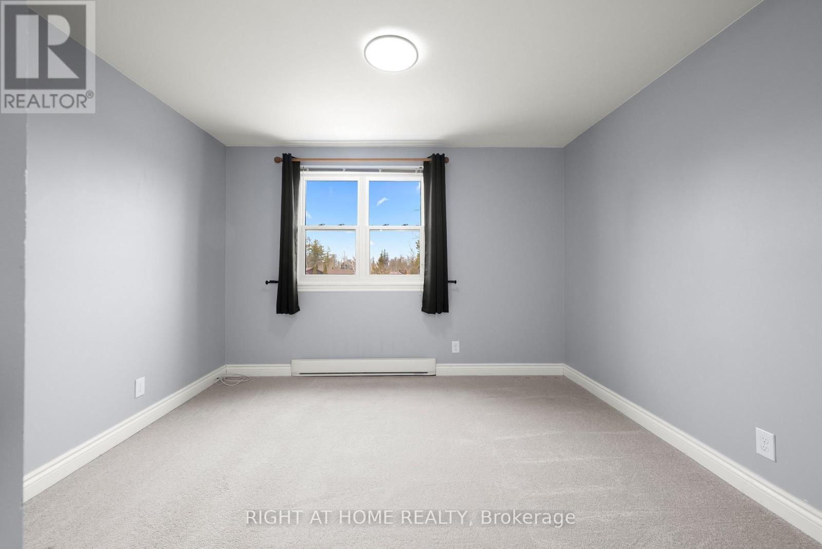 12 Maple Grove Road, Kawartha Lakes (Lindsay), Ontario  K9V 4R6 - Photo 11 - X12966488