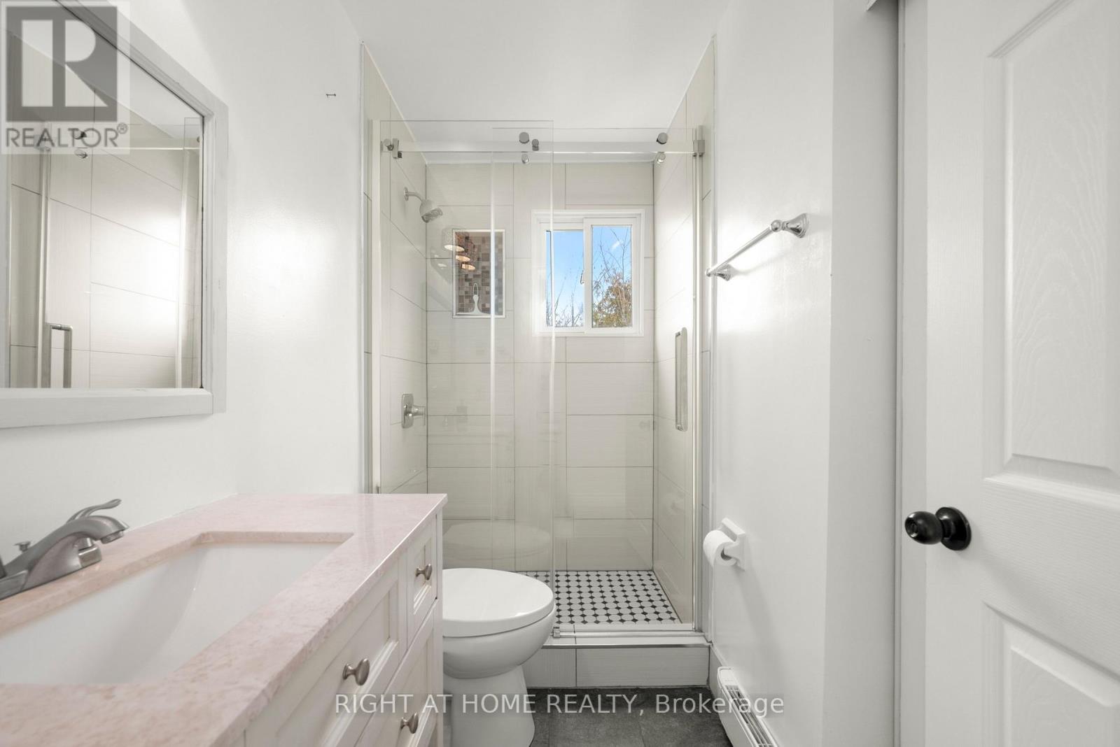 12 Maple Grove Road, Kawartha Lakes (Lindsay), Ontario  K9V 4R6 - Photo 14 - X12966488