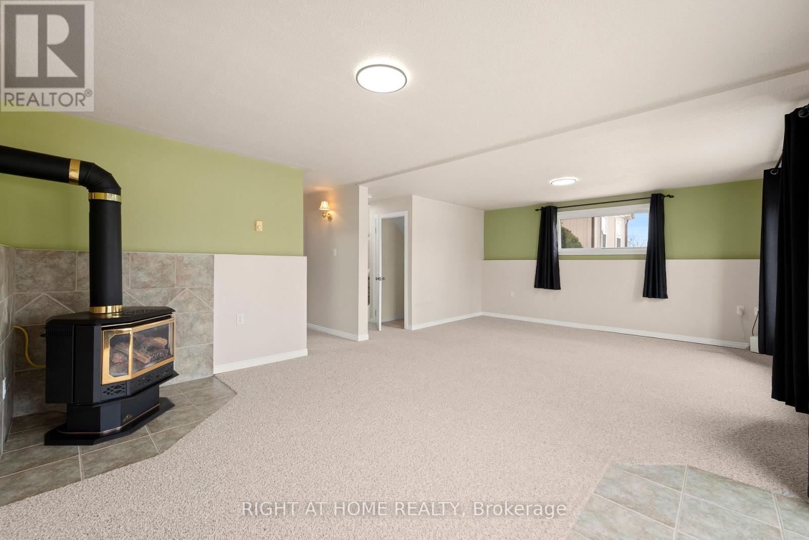 12 Maple Grove Road, Kawartha Lakes (Lindsay), Ontario  K9V 4R6 - Photo 21 - X12966488