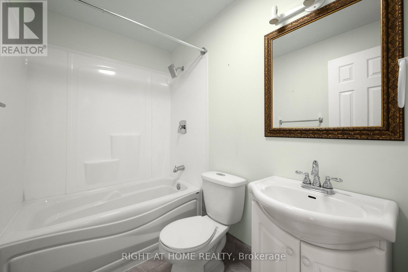 12 Maple Grove Road, Kawartha Lakes (Lindsay), Ontario  K9V 4R6 - Photo 23 - X12966488