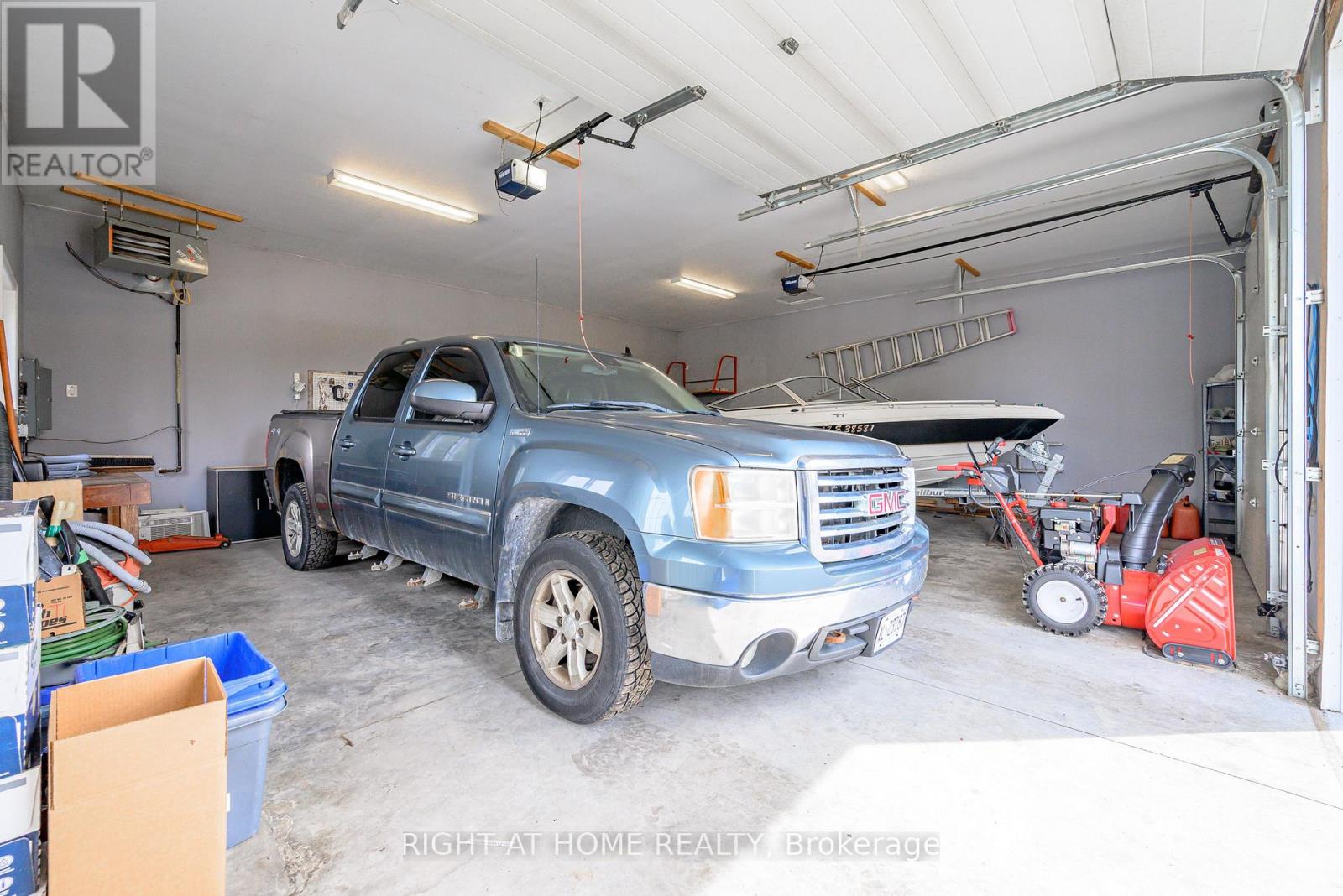 12 Maple Grove Road, Kawartha Lakes (Lindsay), Ontario  K9V 4R6 - Photo 41 - X12966488