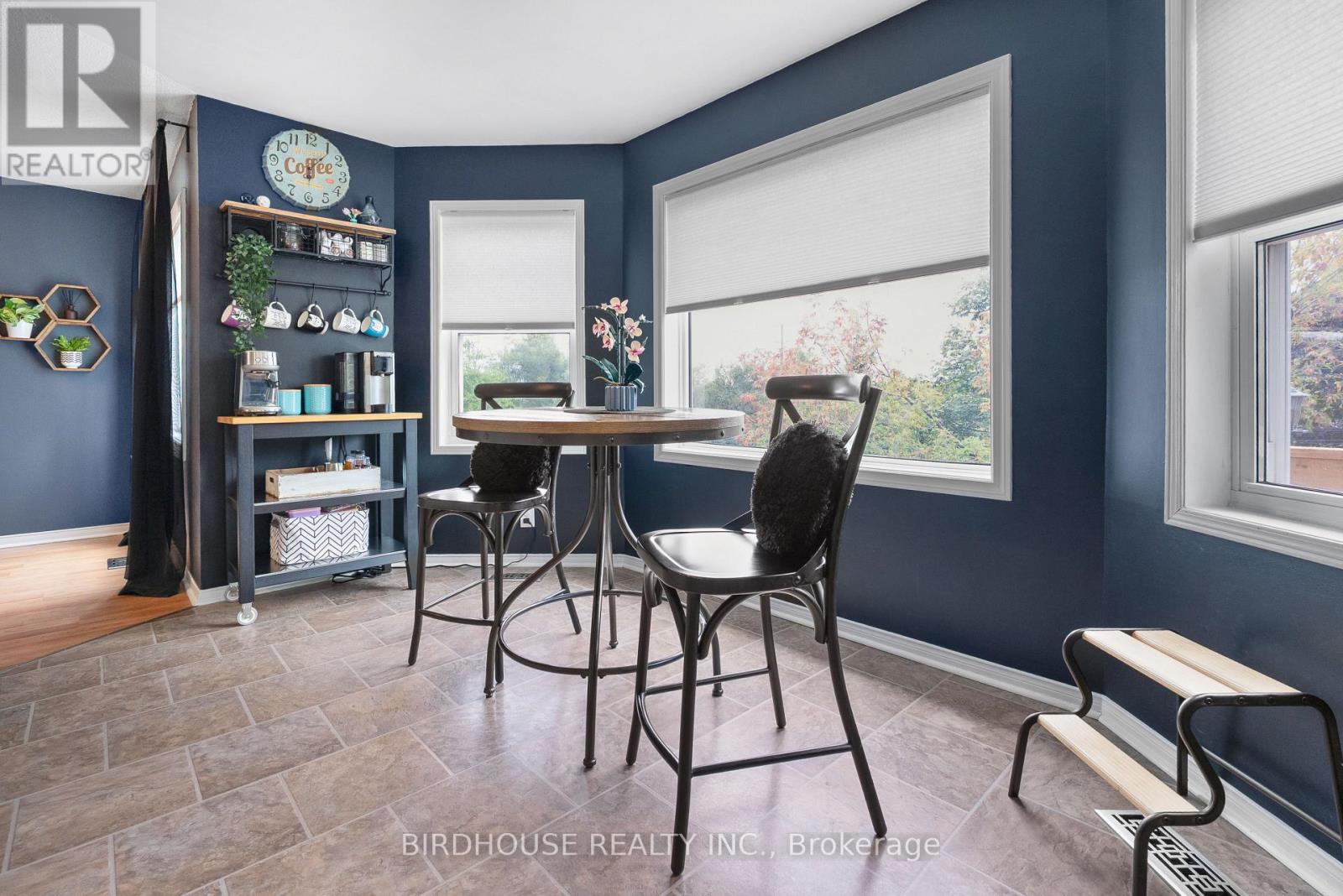 56 Champlain Boulevard, Kawartha Lakes (Lindsay), Ontario  K9V 4R1 - Photo 10 - X12966552