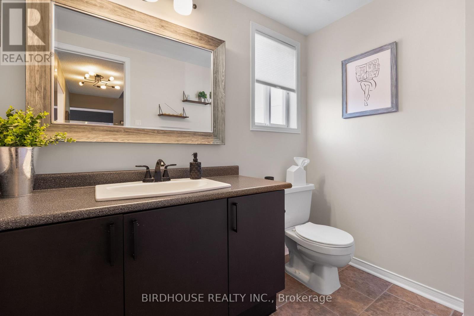 56 Champlain Boulevard, Kawartha Lakes (Lindsay), Ontario  K9V 4R1 - Photo 15 - X12966552