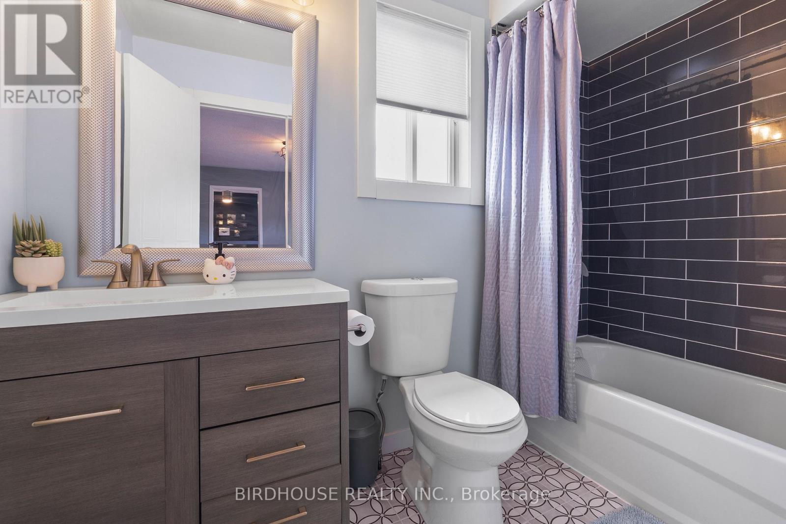 56 Champlain Boulevard, Kawartha Lakes (Lindsay), Ontario  K9V 4R1 - Photo 23 - X12966552