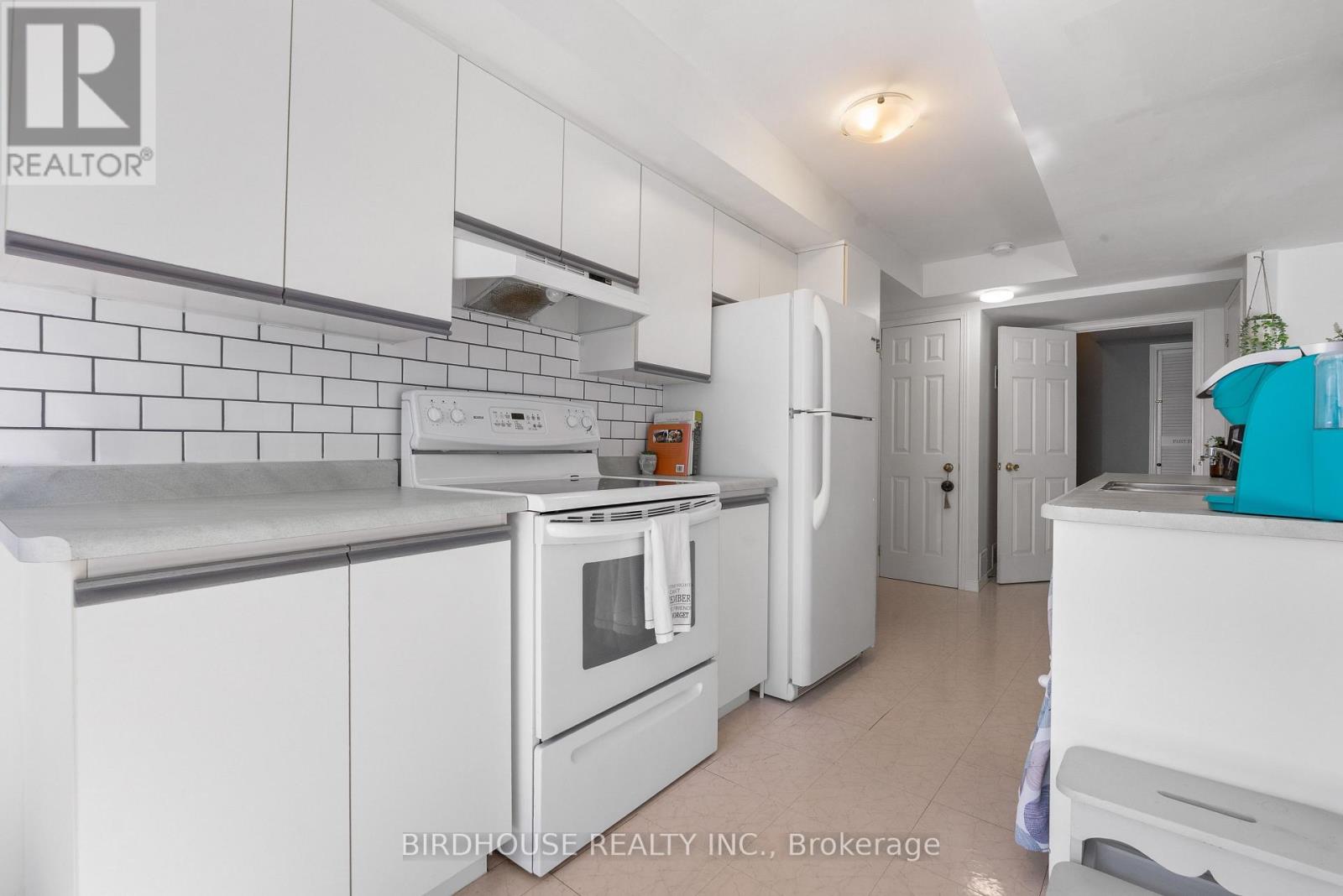 56 Champlain Boulevard, Kawartha Lakes (Lindsay), Ontario  K9V 4R1 - Photo 25 - X12966552