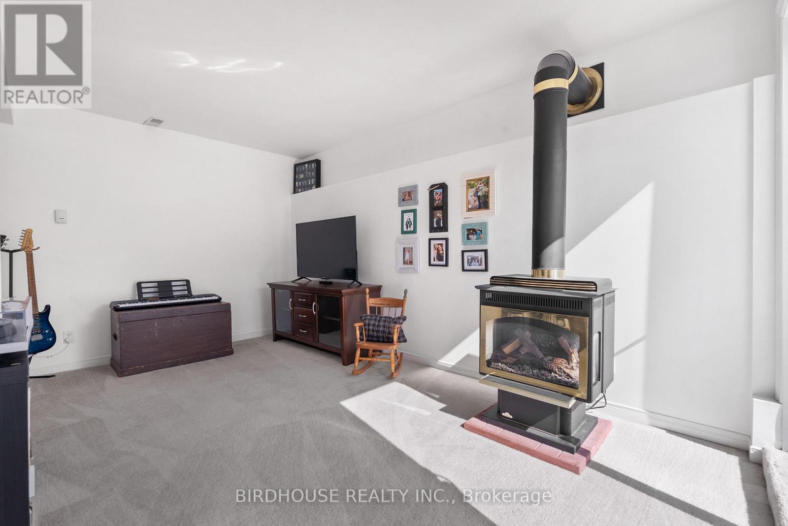 56 Champlain Boulevard, Kawartha Lakes (Lindsay), Ontario  K9V 4R1 - Photo 27 - X12966552