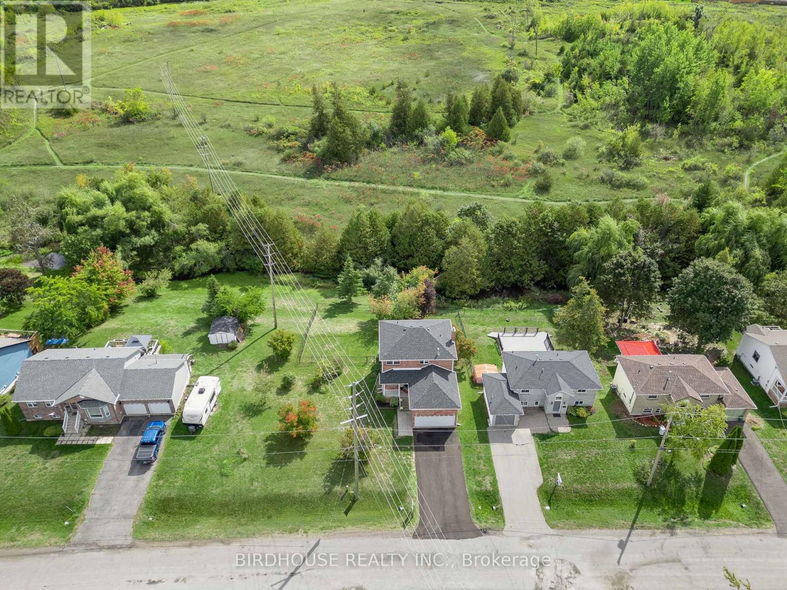 56 Champlain Boulevard, Kawartha Lakes (Lindsay), Ontario  K9V 4R1 - Photo 36 - X12966552