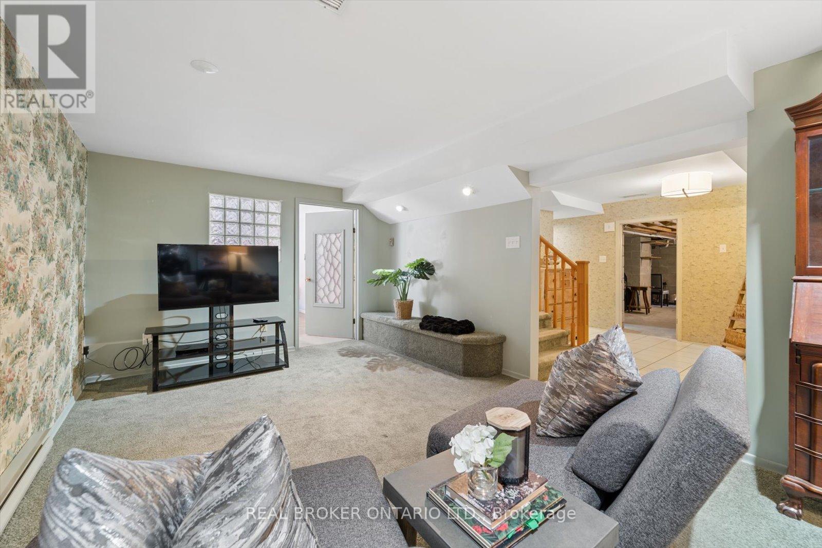 1449 Champlain Drive, Peterborough (Northcrest Ward 5), Ontario  K9L 1N3 - Photo 40 - X12966584