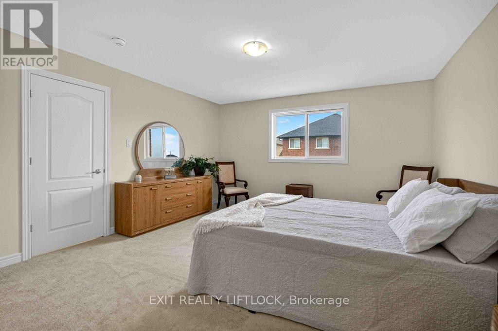 320 Mulligan Gardens, Peterborough (Monaghan Ward 2), Ontario  K9K 0H2 - Photo 13 - X12966754