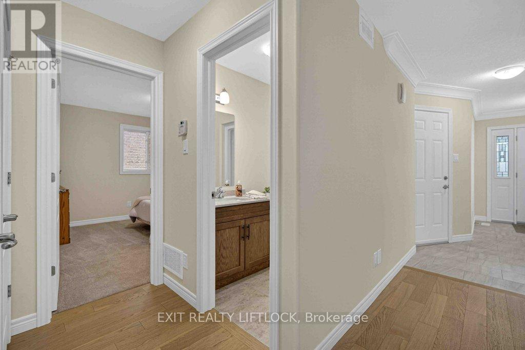 320 Mulligan Gardens, Peterborough (Monaghan Ward 2), Ontario  K9K 0H2 - Photo 17 - X12966754