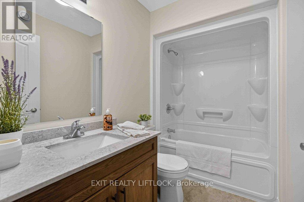 320 Mulligan Gardens, Peterborough (Monaghan Ward 2), Ontario  K9K 0H2 - Photo 19 - X12966754