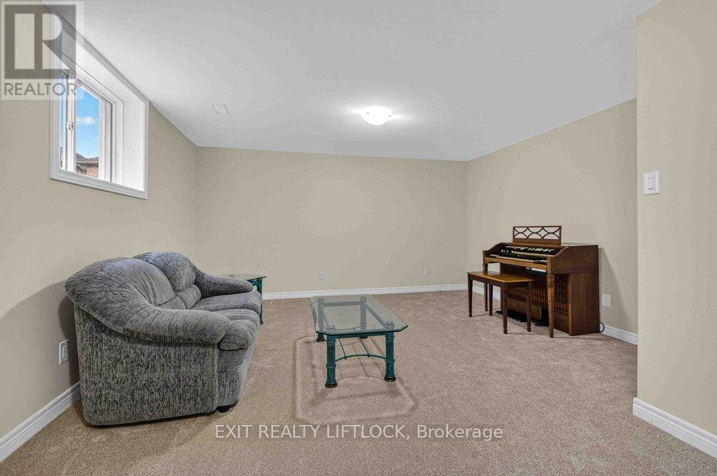 320 Mulligan Gardens, Peterborough (Monaghan Ward 2), Ontario  K9K 0H2 - Photo 21 - X12966754