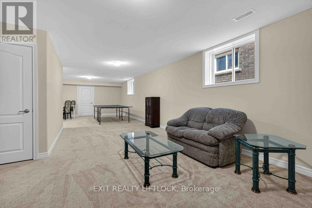 320 Mulligan Gardens, Peterborough (Monaghan Ward 2), Ontario  K9K 0H2 - Photo 22 - X12966754