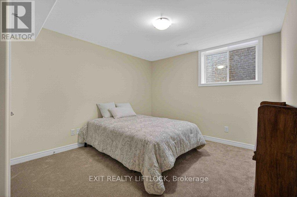 320 Mulligan Gardens, Peterborough (Monaghan Ward 2), Ontario  K9K 0H2 - Photo 24 - X12966754