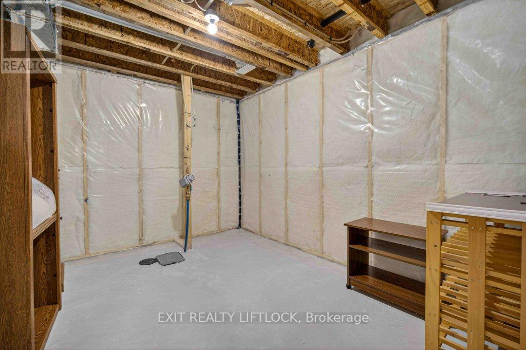 320 Mulligan Gardens, Peterborough (Monaghan Ward 2), Ontario  K9K 0H2 - Photo 29 - X12966754
