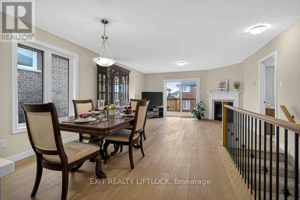 320 Mulligan Gardens, Peterborough (Monaghan Ward 2), Ontario  K9K 0H2 - Photo 8 - X12966754