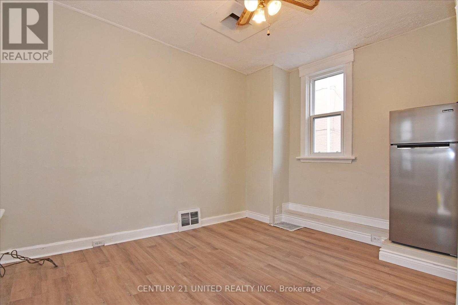 550 Aylmer Street N, Peterborough (Town Ward 3), Ontario  K9H 3W7 - Photo 21 - X12966962