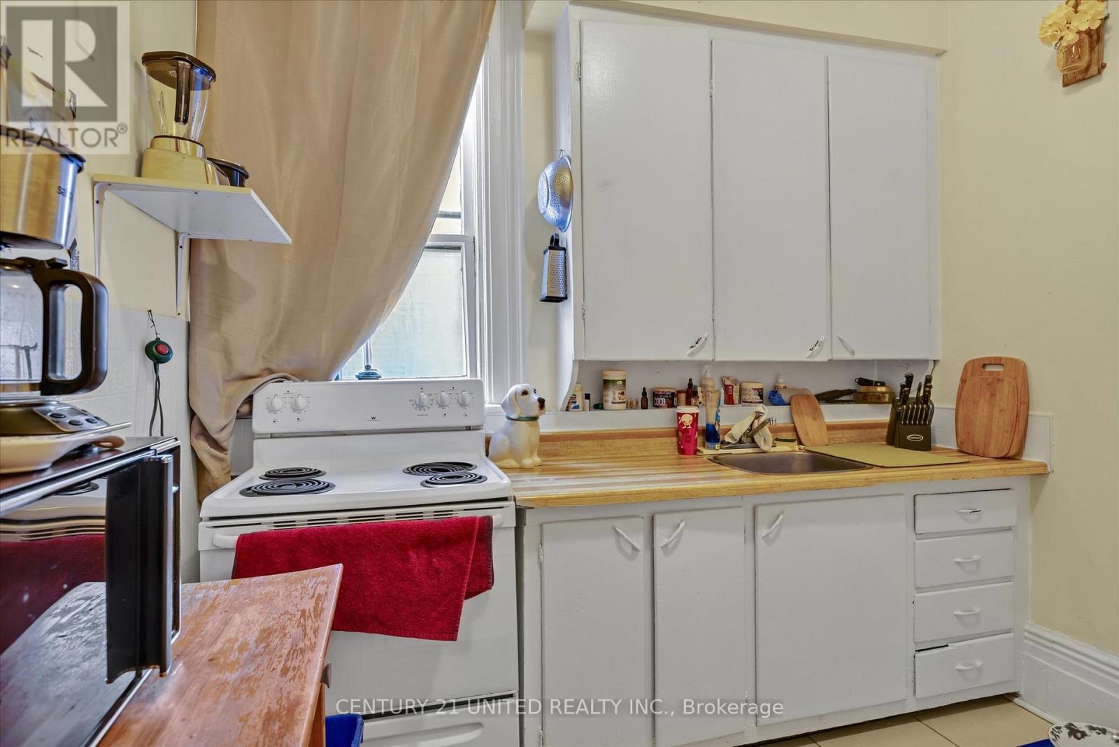 550 Aylmer Street N, Peterborough (Town Ward 3), Ontario  K9H 3W7 - Photo 4 - X12966962