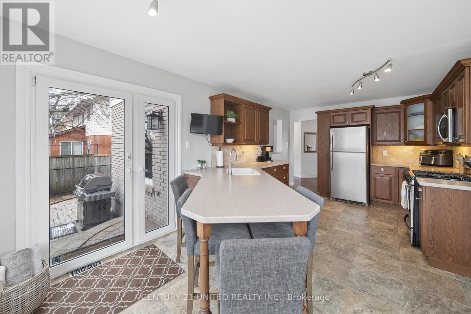 234 Ridgewood Road, Peterborough (Monaghan Ward 2), Ontario  K9J 8A3 - Photo 10 - X12967116