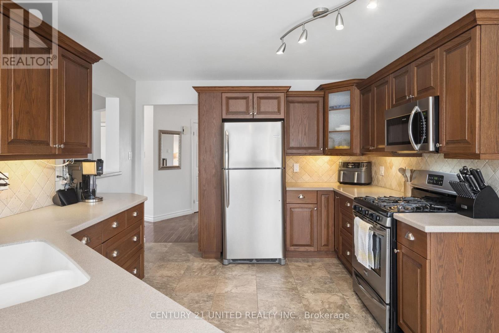 234 Ridgewood Road, Peterborough (Monaghan Ward 2), Ontario  K9J 8A3 - Photo 11 - X12967116