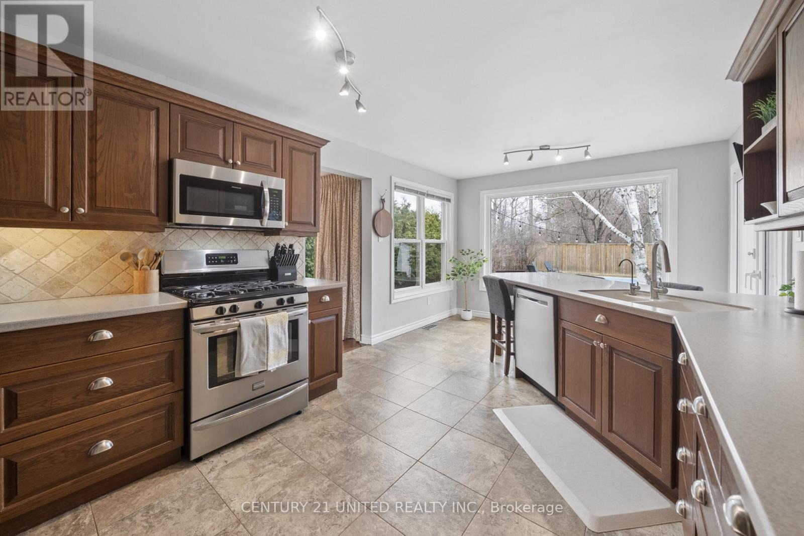 234 Ridgewood Road, Peterborough (Monaghan Ward 2), Ontario  K9J 8A3 - Photo 12 - X12967116