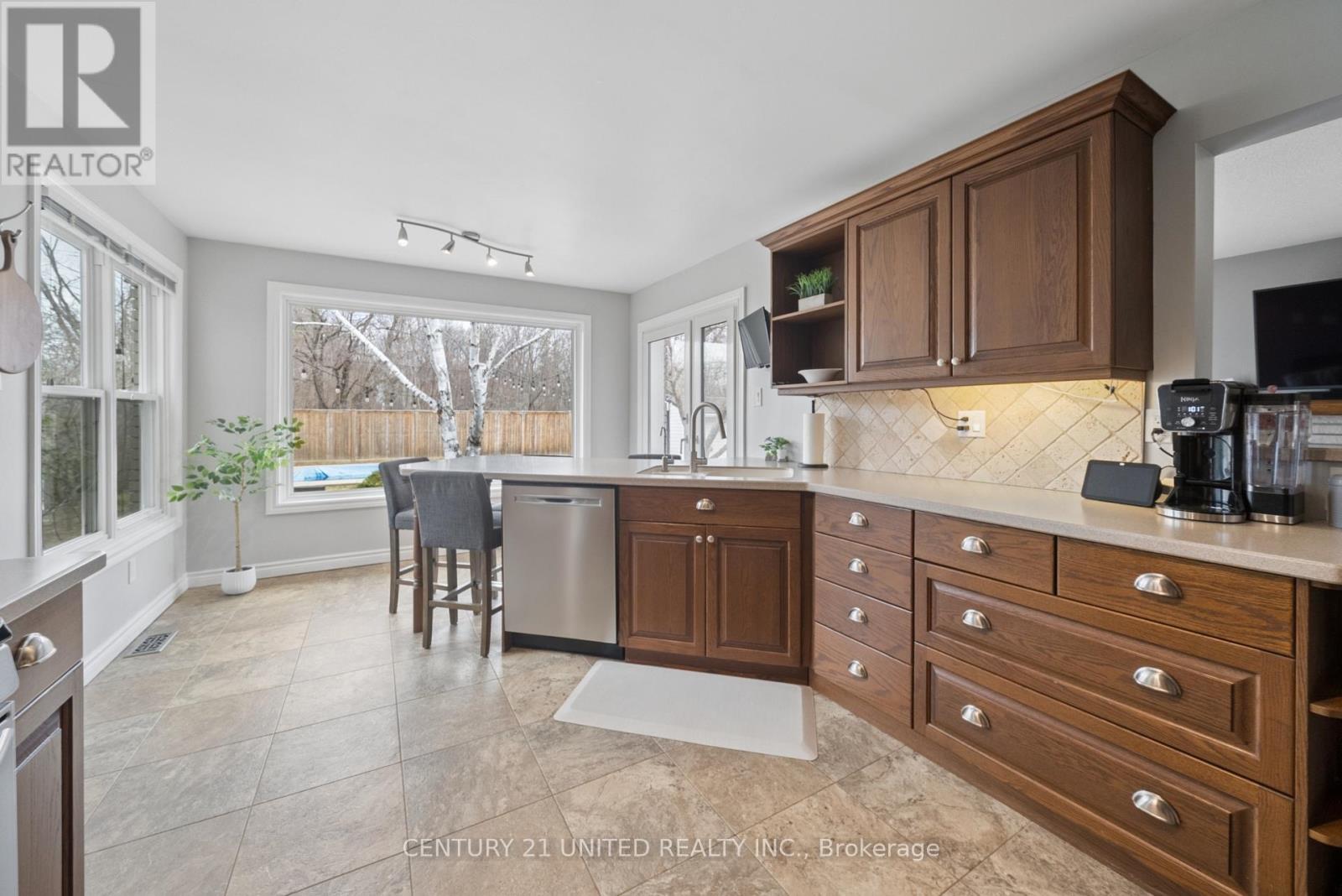 234 Ridgewood Road, Peterborough (Monaghan Ward 2), Ontario  K9J 8A3 - Photo 13 - X12967116