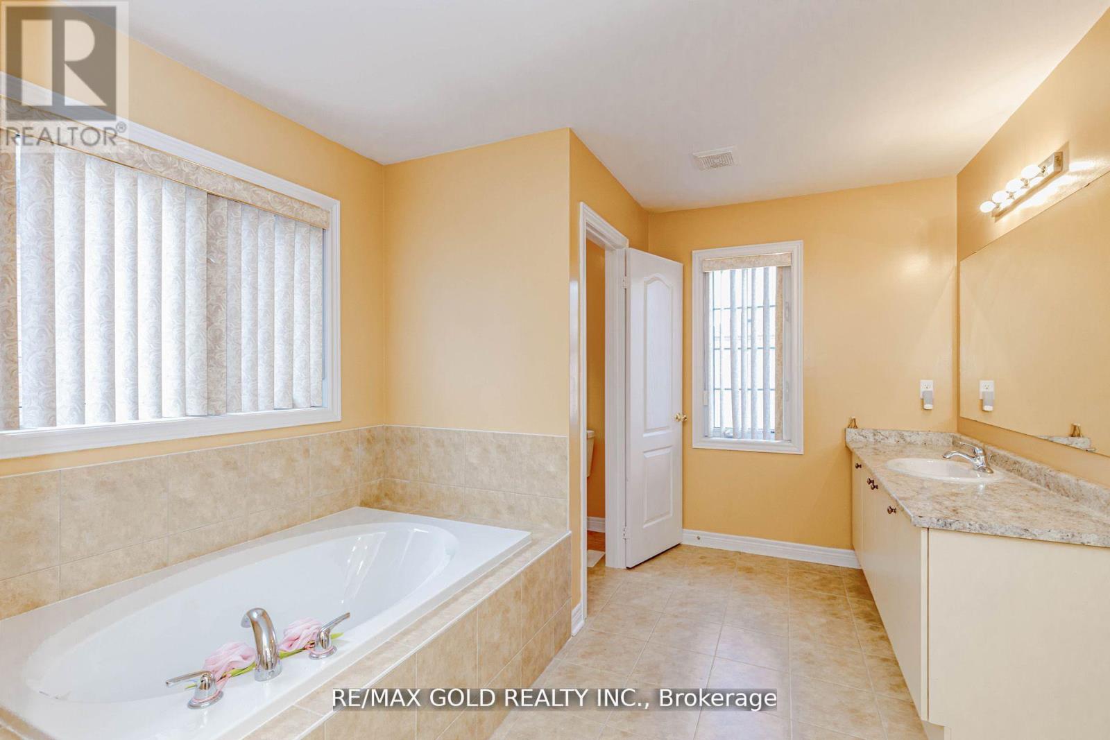 1554 Bruny Avenue, Pickering (Duffin Heights), Ontario  L0A 1G0 - Photo 25 - E12967418