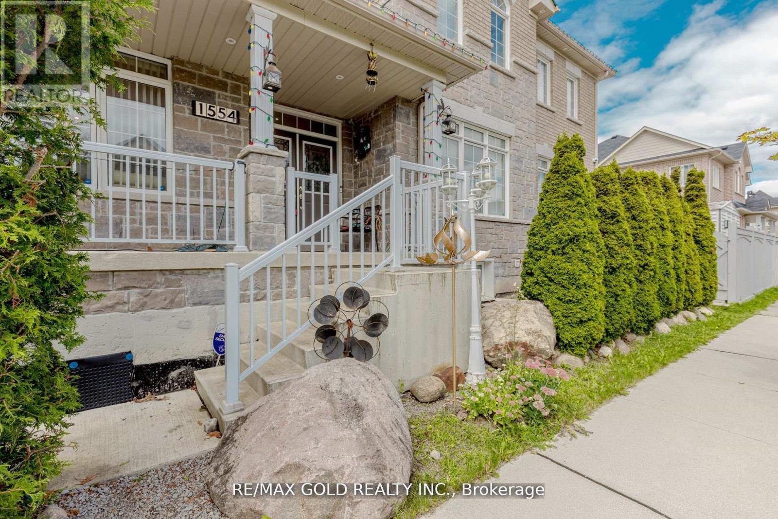 1554 Bruny Avenue, Pickering (Duffin Heights), Ontario  L0A 1G0 - Photo 4 - E12967418