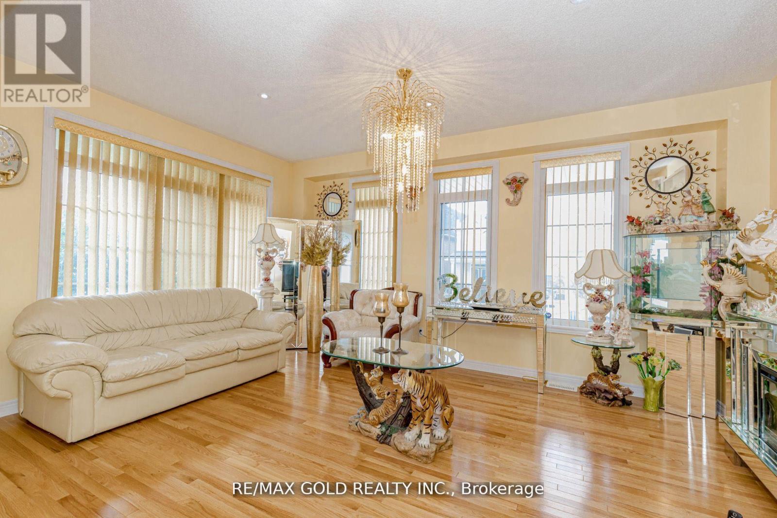 1554 Bruny Avenue, Pickering (Duffin Heights), Ontario  L0A 1G0 - Photo 6 - E12967418