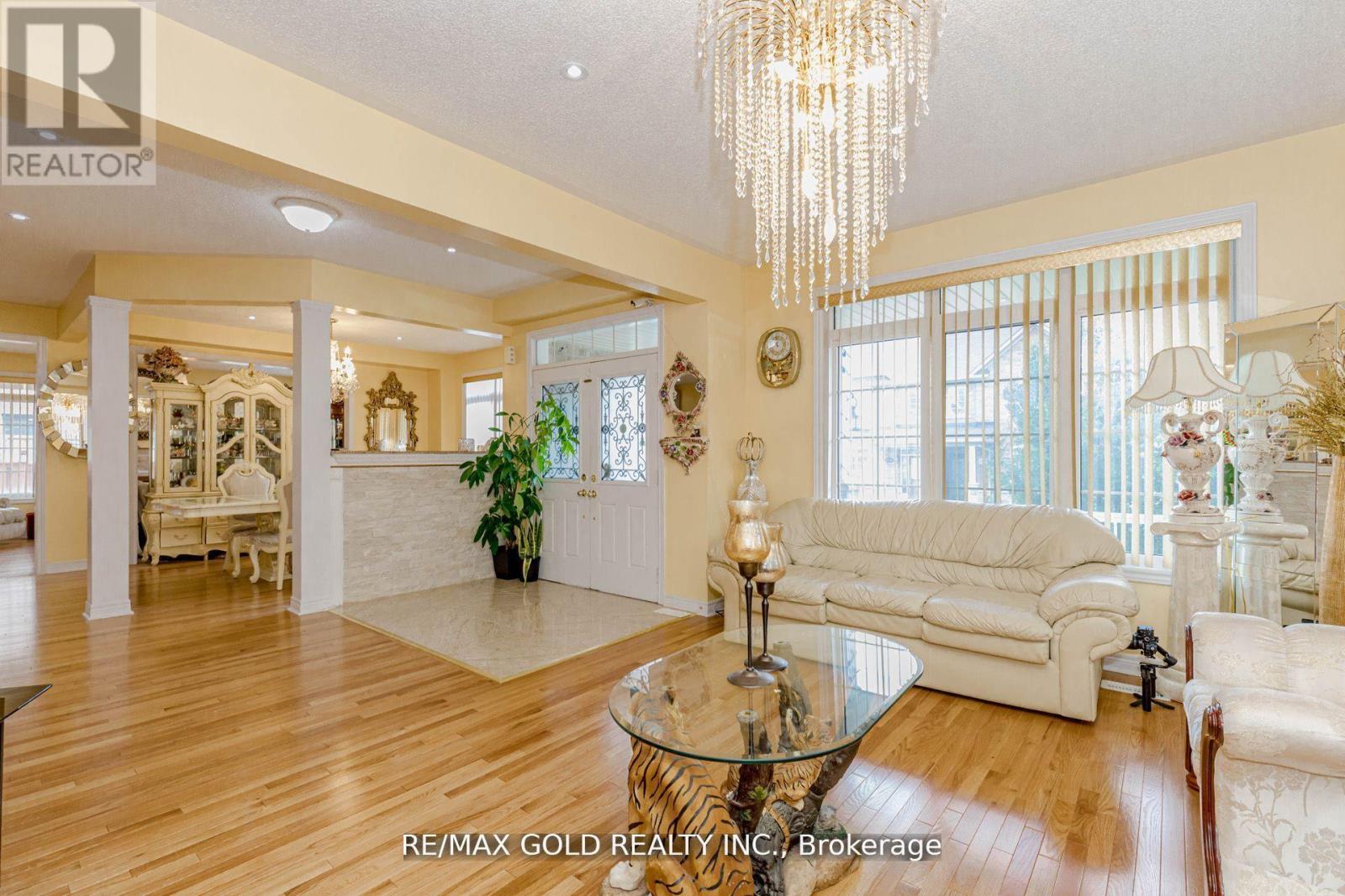 1554 Bruny Avenue, Pickering (Duffin Heights), Ontario  L0A 1G0 - Photo 8 - E12967418