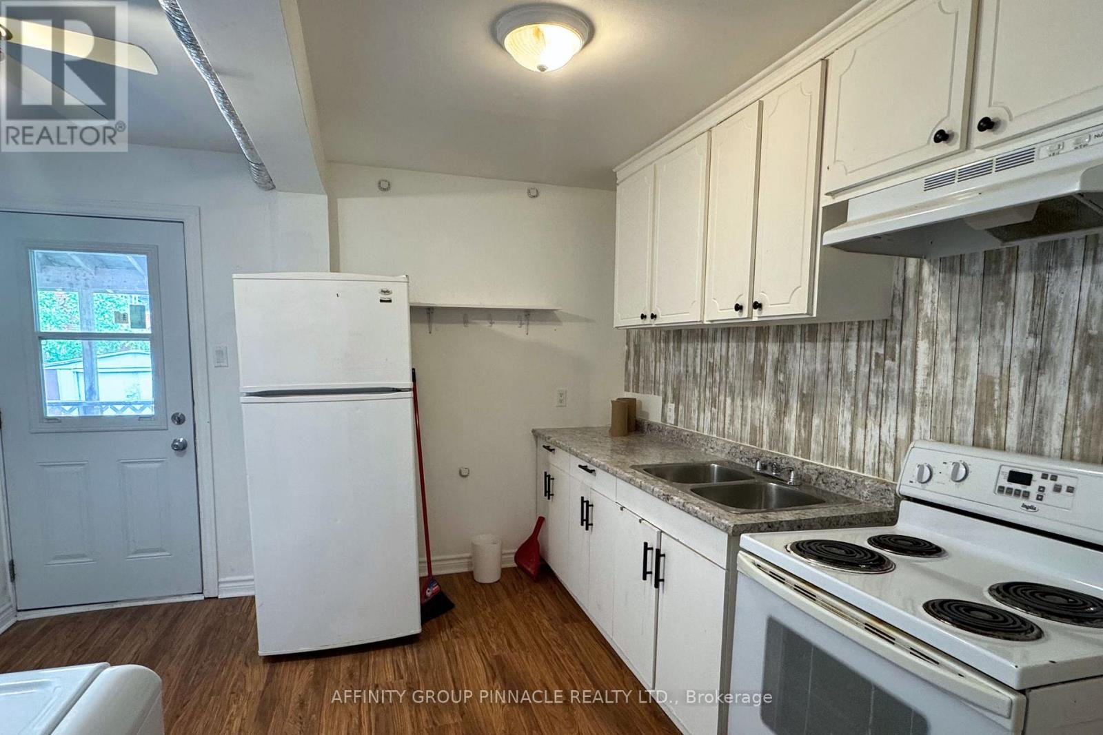 #2 - 88 Albert Street S, Kawartha Lakes (Lindsay), Ontario  K9V 3H6 - Photo 5 - X12967562