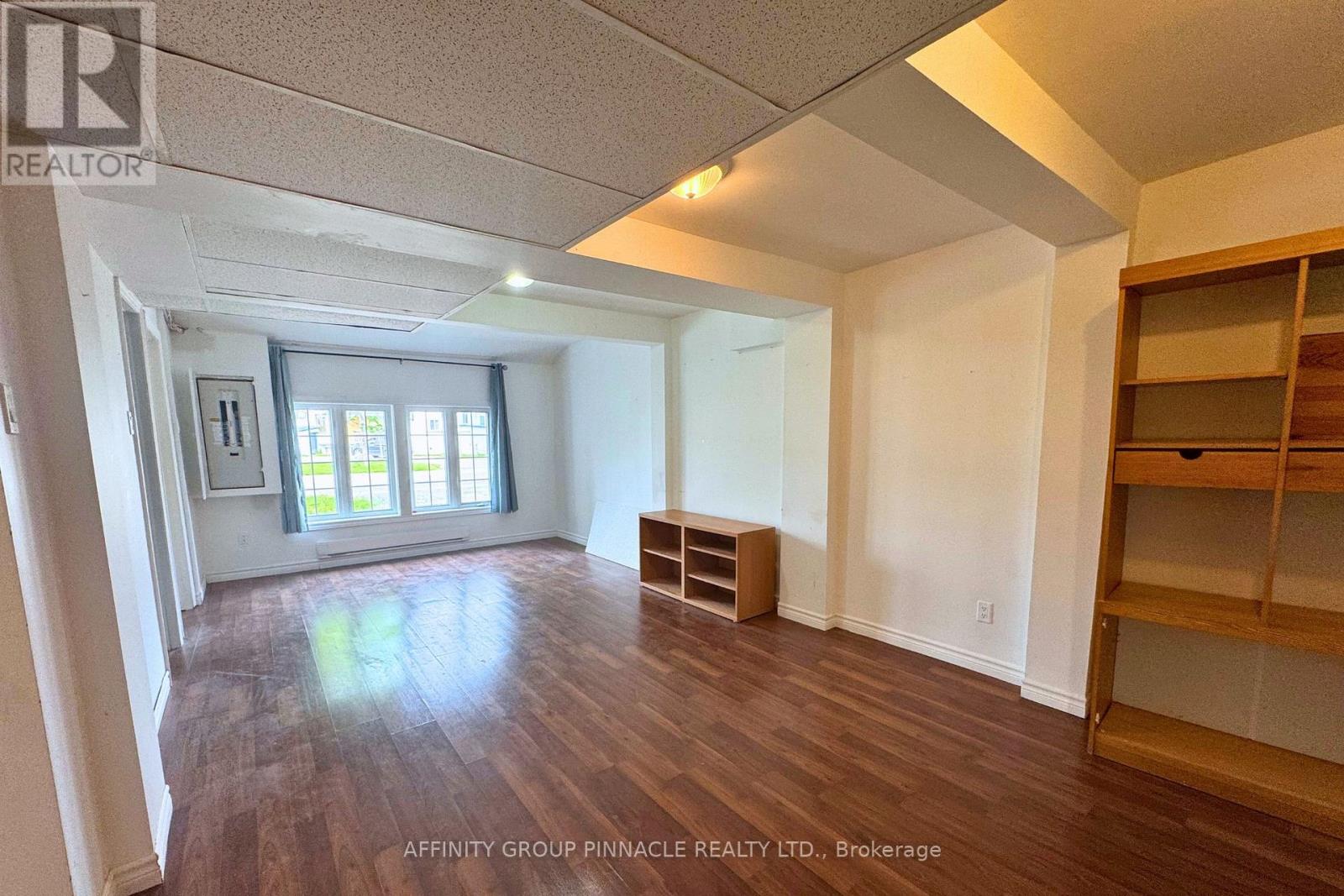 #2 - 88 Albert Street S, Kawartha Lakes (Lindsay), Ontario  K9V 3H6 - Photo 6 - X12967562